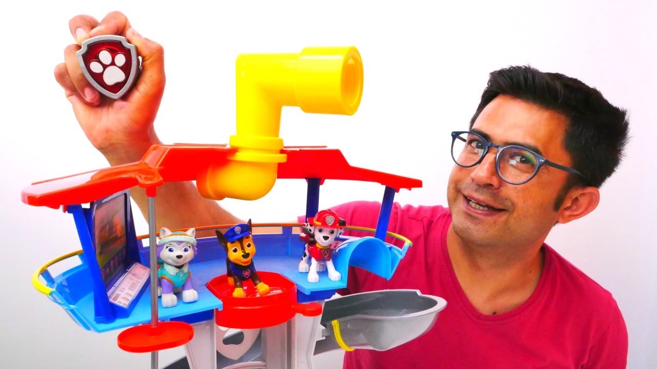 Paw Patrol istasyon'u kuruyoruz. Süper Kahramanlar oyuncakları