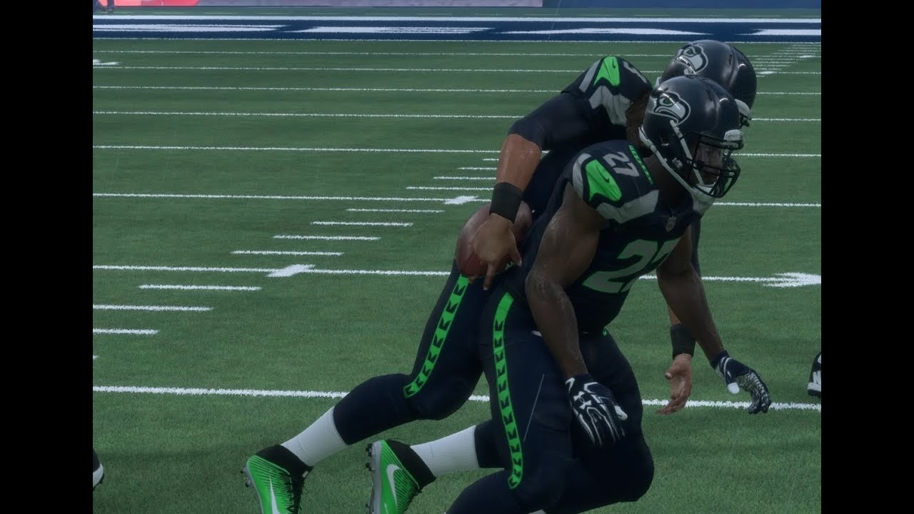 Madden 18 - How Is This Pass Even Thrown?