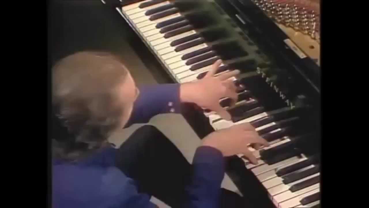 Glenn Gould - Johann Sebastian Bach, Chromatic Fantasia in D minor, BWV 903 - (HD)