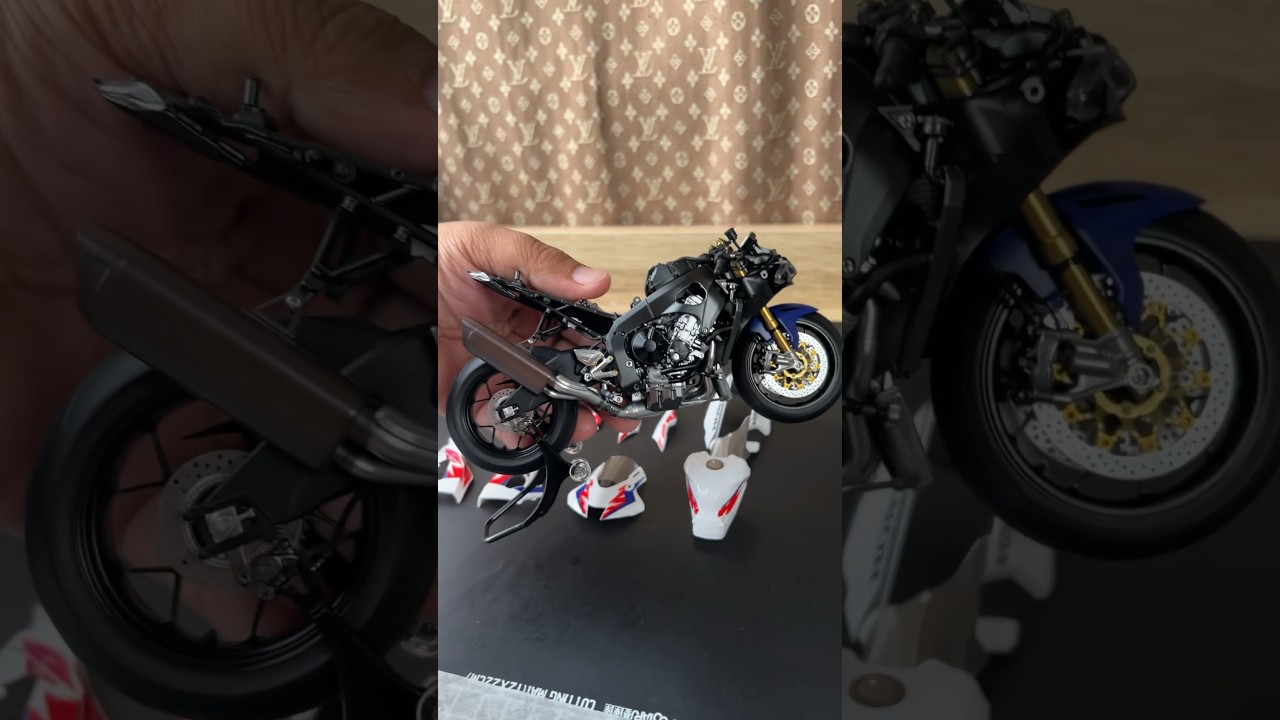 Building Honda CBR1000RR #motorcycleparts #scalemodel #scalemodelkit #honda #hondamotorcycles #hobby