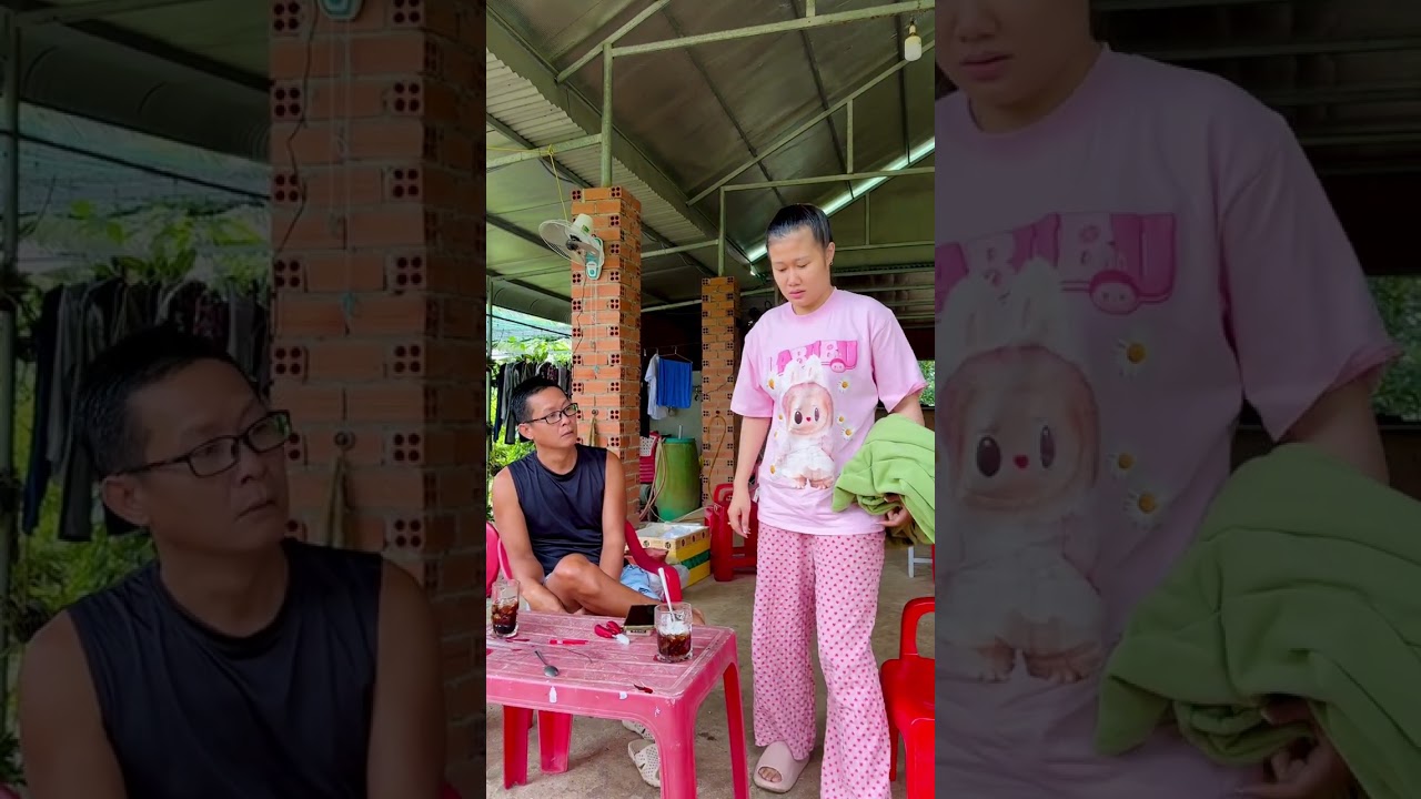 Tặng quà cho ba yêu