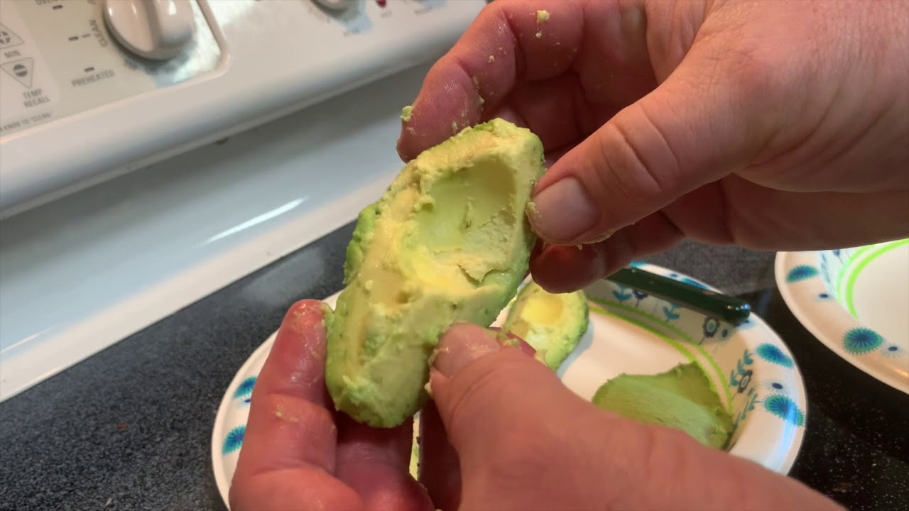 HOW TO EAT AN AVOCADO EVEN IF YOU DON'T LIKE THE TASTE