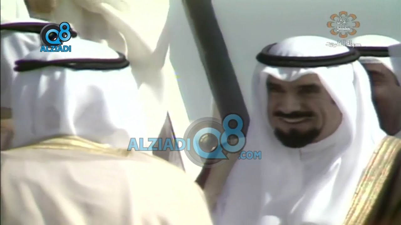 شاهد وصول سمو الأمير الراحل الشيخ جابر الأحمد إلى الدوحة لحضور القمة الخليجية في ديسمبر 1990