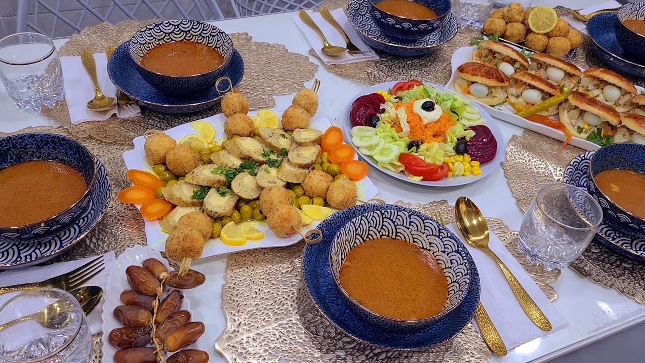 طاولة افطار🌙بأطباق متنوعة💥مملحات جديدة بشكل لكوكياج بحشواقتصادي👌طجين الزيتون🇩🇿و رولي الدجاج والجبن