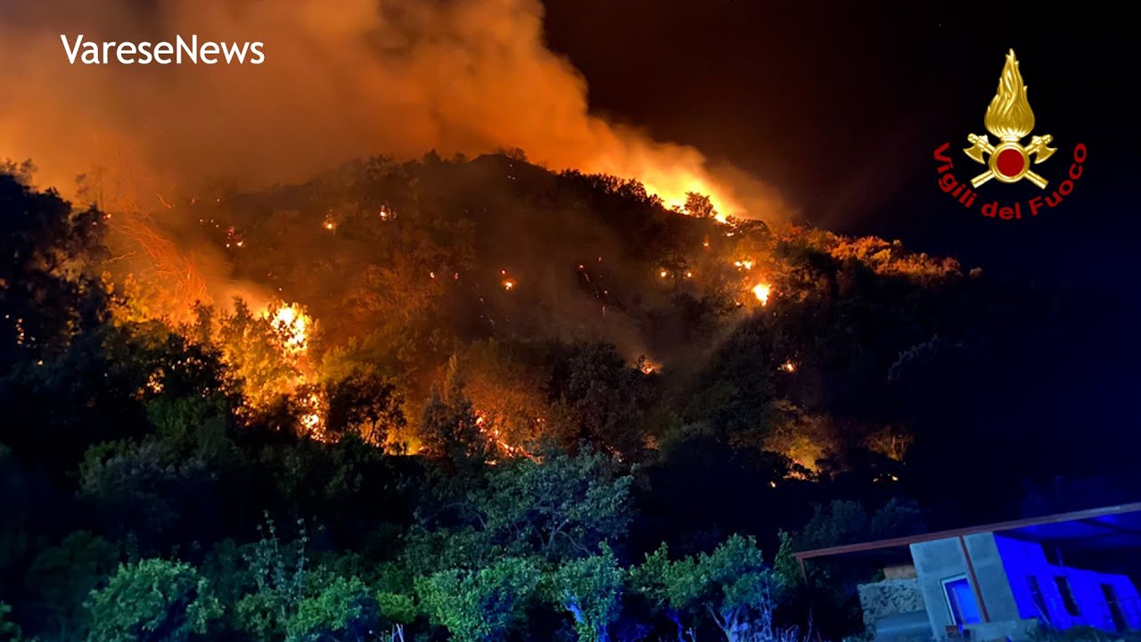 Incendi in Sicilia, il lavoro dei Vigili del Fuoco per spegnere le fiamme