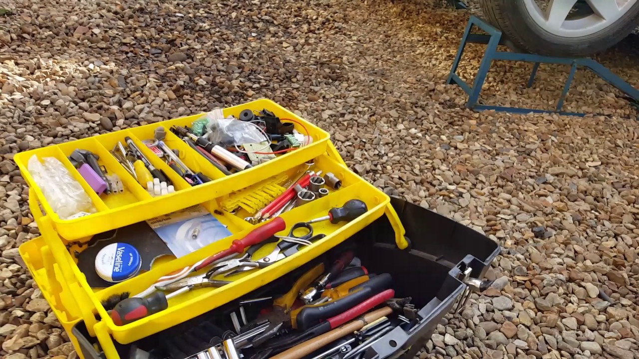 Citro&euml;n Xsara 1.6 HDI engine and ABS/ESP lights on.P0405 and P1728. Fault finding and repair.