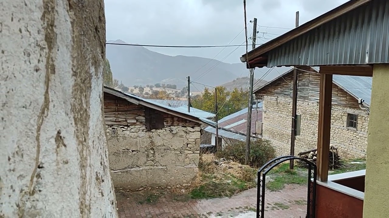 Son Baharda Dolu Yağmur  Karışık Yağıyor 
