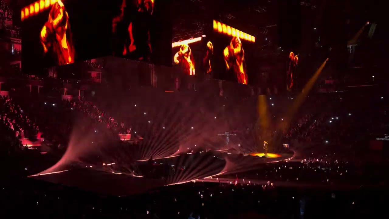 Billie Eilish - &ldquo;NDA/Therefore I Am&rdquo; live San Francisco 2025