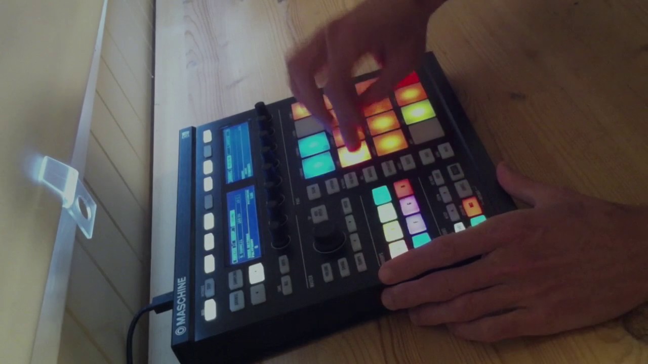 Happy Hardcore Live-Sequencing Track on Maschine MK2