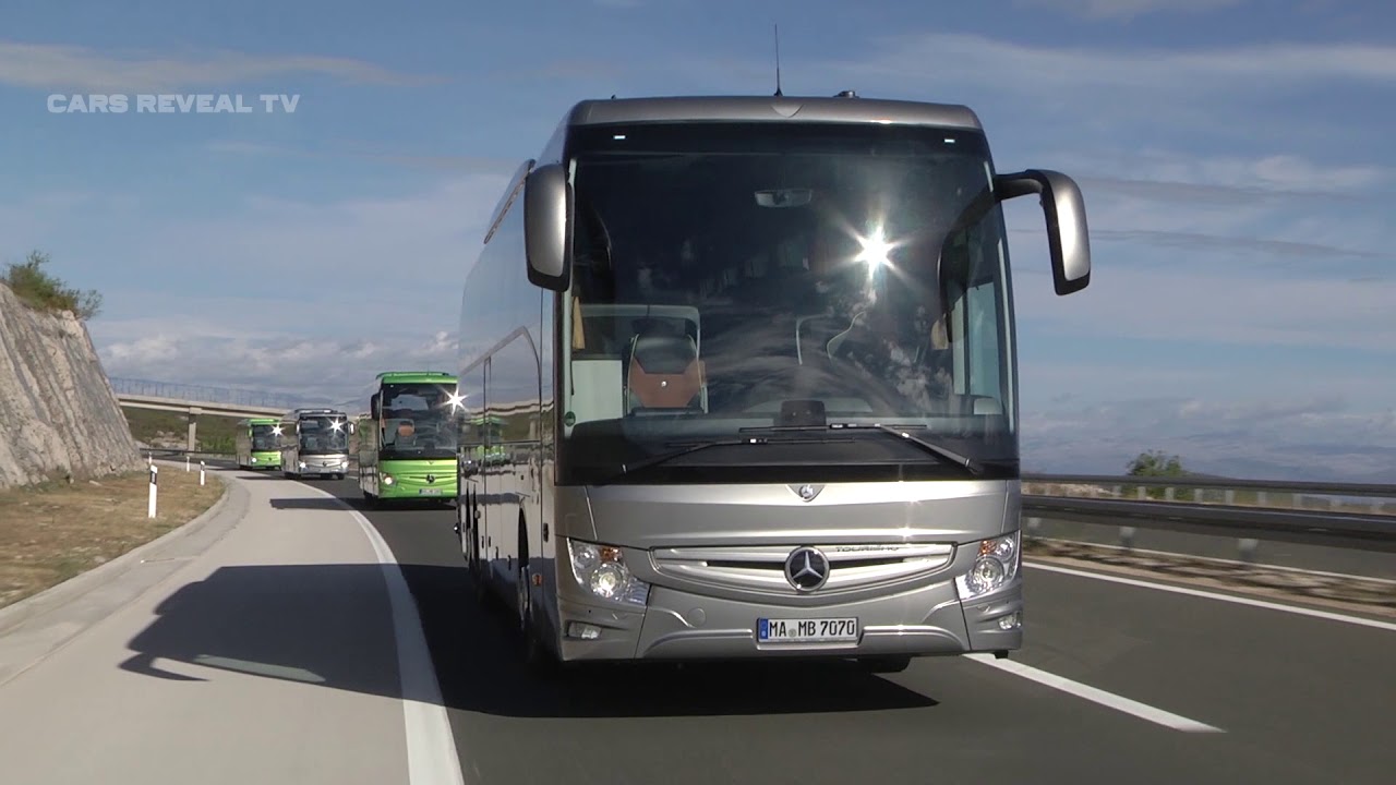 The new Mercedes Benz Tourismo Exterior Driving