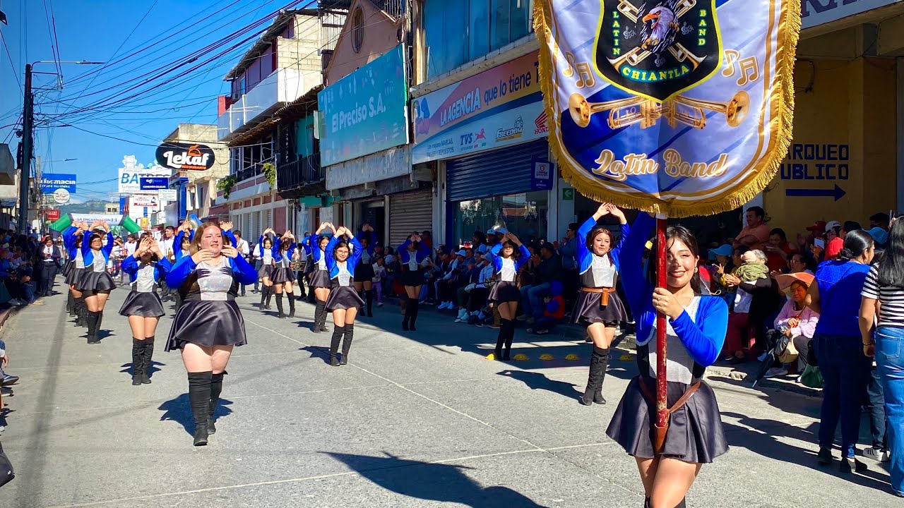 DESFILE FIESTAS JULIAS 2025 — INEB Jumaj & Águilas Latín Band /  Huehuetenango, Guatemala