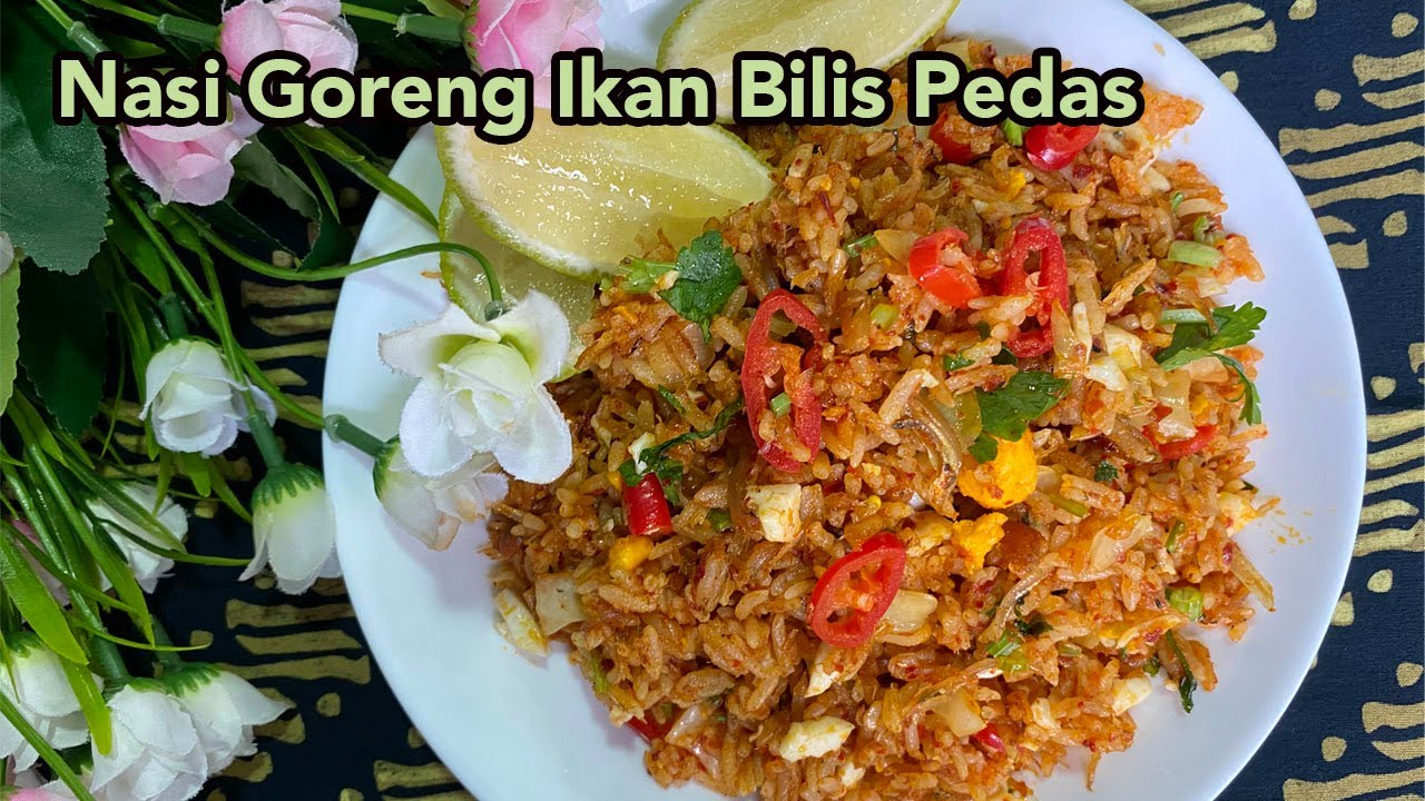 NASI GORENG IKAN BILIS PEDAS (Spicy Anchovy Fried Rice) | Su's Cookbook