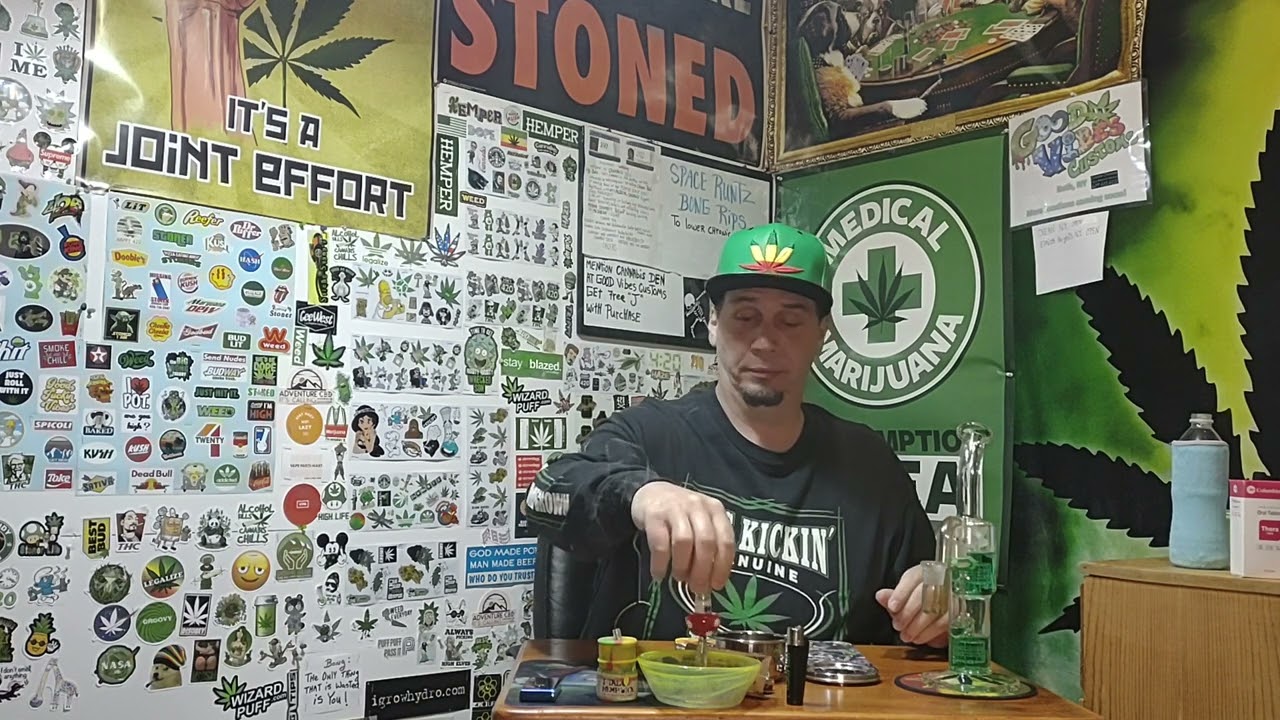 space runtz (rec) cannabis bong rips (info in description below)