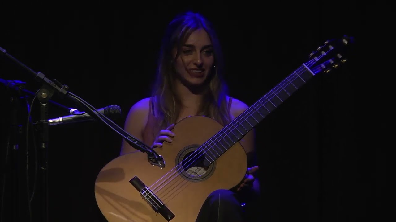 Milena Muro - Invierno Porteño (Astor Piazzolla, arr. Sergio Assad)