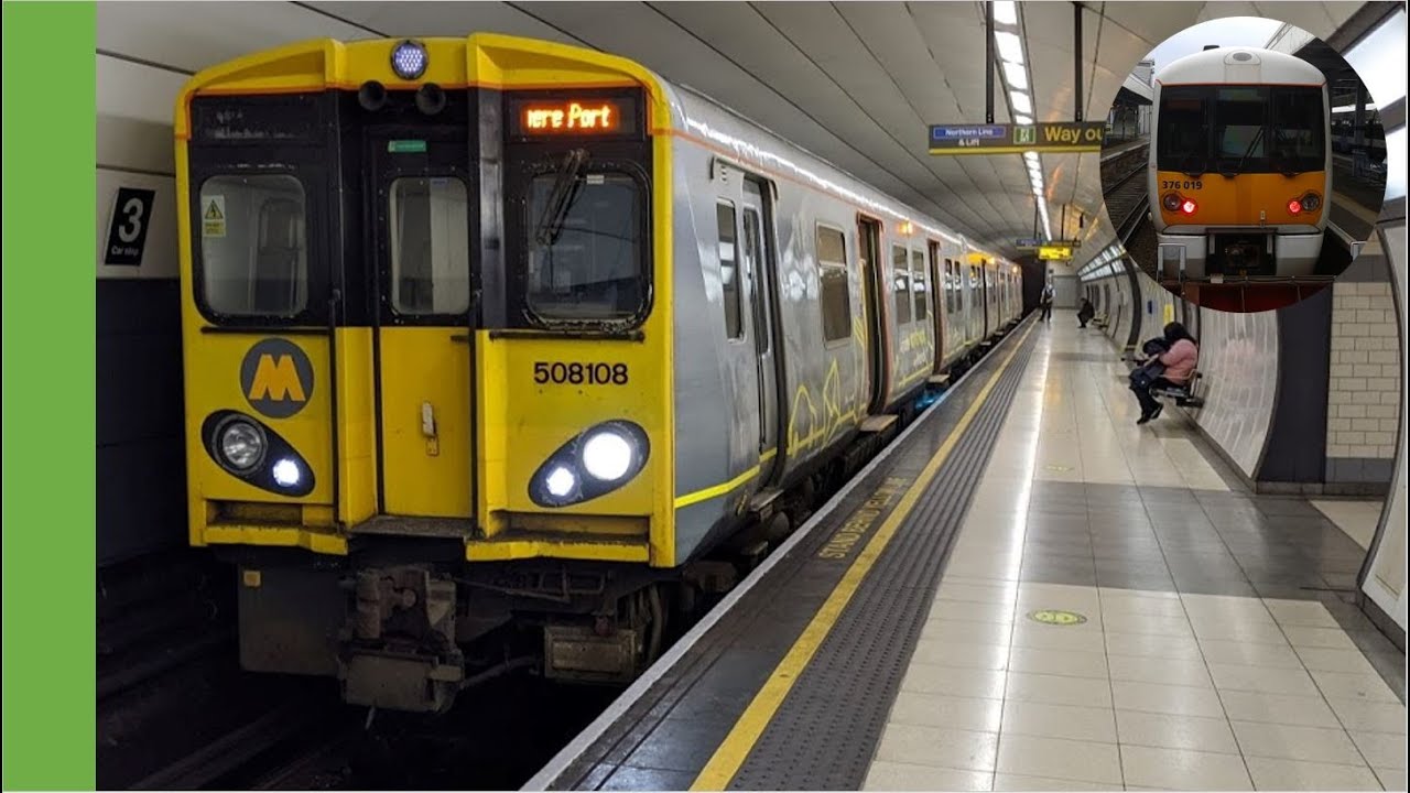 A few trains at Moorfields