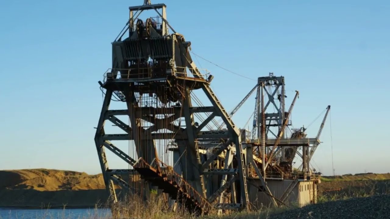 The 500-Ton Dredge: The Super Machine that Dug Riverbeds For Gold in The early 1900s