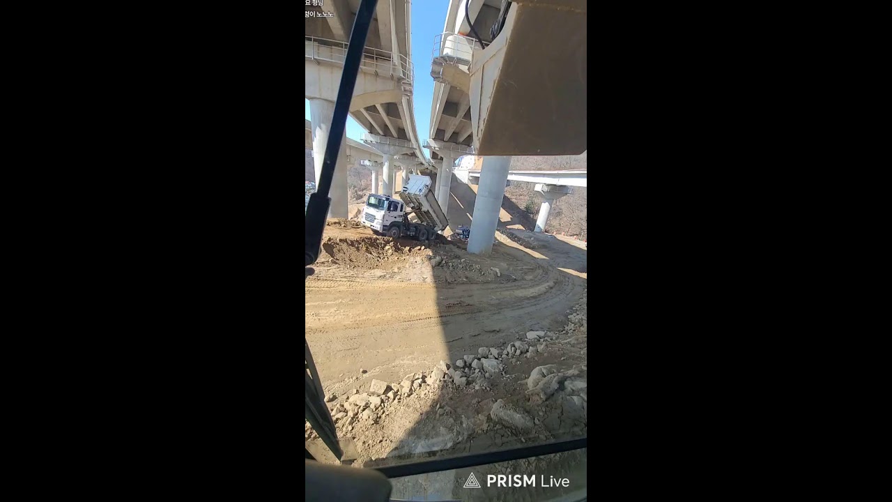 행복 포크레인 굴삭기 굴착기 포크레인 excavator operate