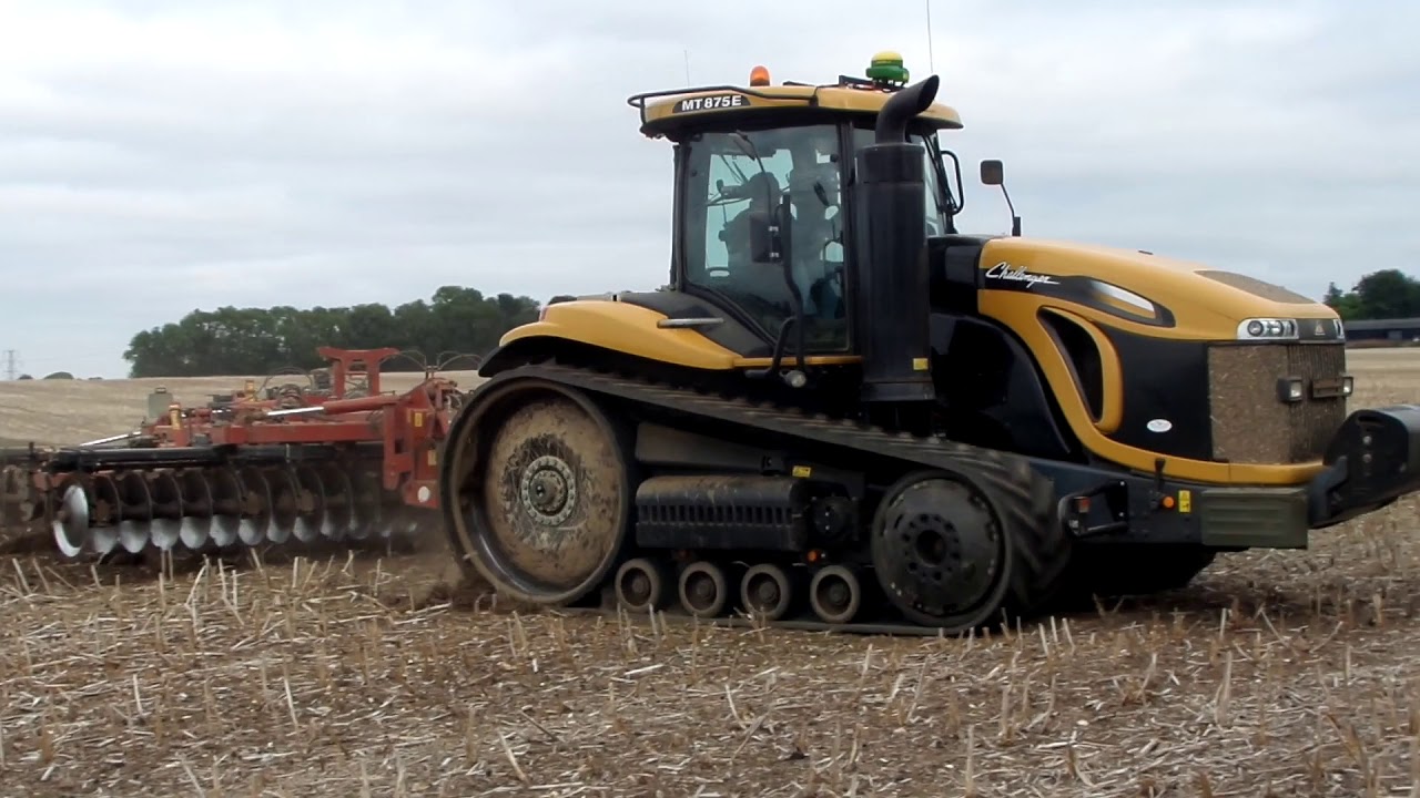 CAT Challenger 875E & Gregoire Besson Cultivating
