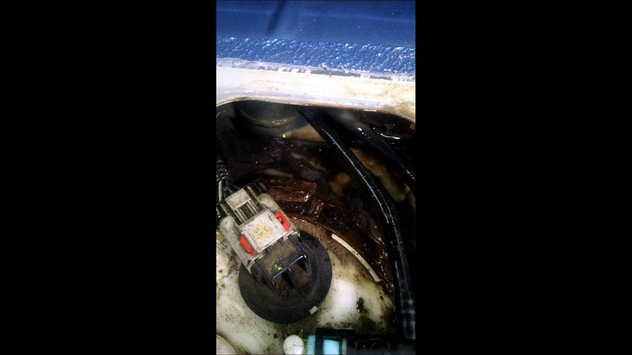 2003 Jeep Liberty fuel filter location/replacement