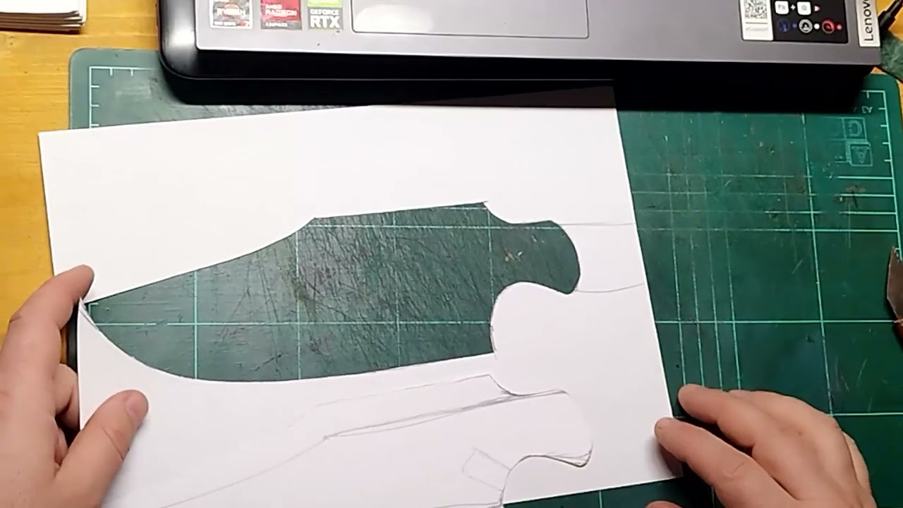 O teaca de piele pentru un cutit custom
