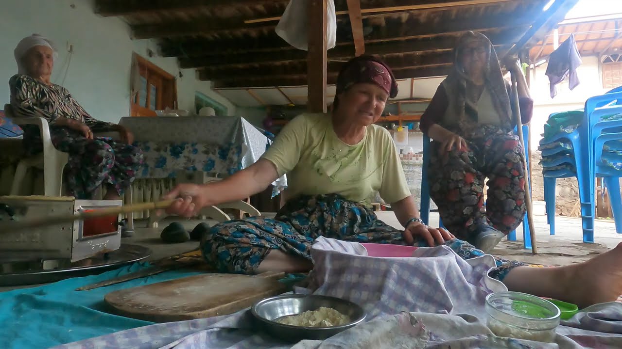 KÖYDE SÜPER KADIN DARI EKMEĞİ YAPTI  BÖYLE LEZZETLİSİNİ YEMEMİŞTİM