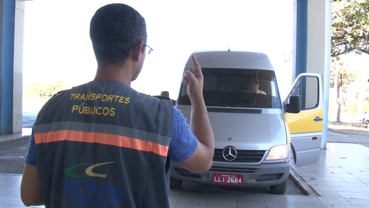 Vans escolares passam por vistoria em Montes Claros