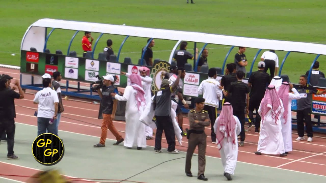 فرحة لاعبين الاتحاد قبل انتهاء المباراة وصافرة نهاية المباراة النهائية لكاس الملك 2013