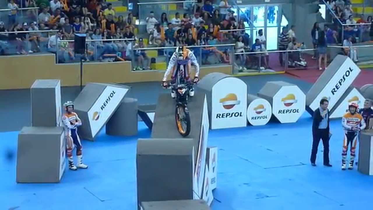 exhibición de trial en el Pabellón de Riazor (3)