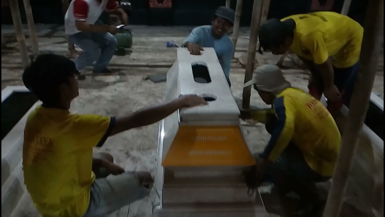 Kilas Balik [PART 3] - Memasang Kijing/Nisan Makam Adipati Wirasaba - Purbalingga