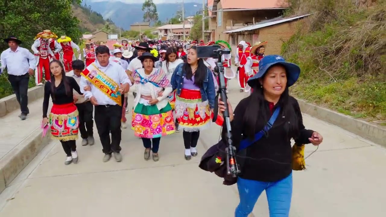 FIESTA EN HONOR A ERQE NIÑO DE HUARIBAMBA 3 ENERO CUMPLIMIENTO DE CAPORALES PARTE 3