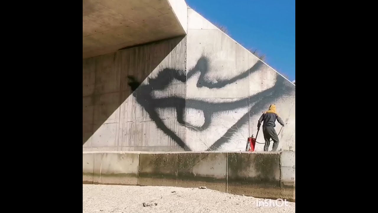 20K💣 Fire extinguisher Graffiti