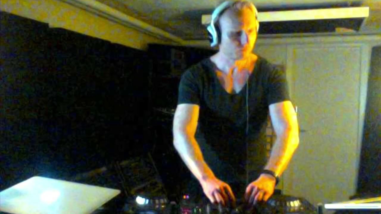 Kris O'Neil - Somewhat Classy, Somewhat Trashy 217 (Live studio mix)