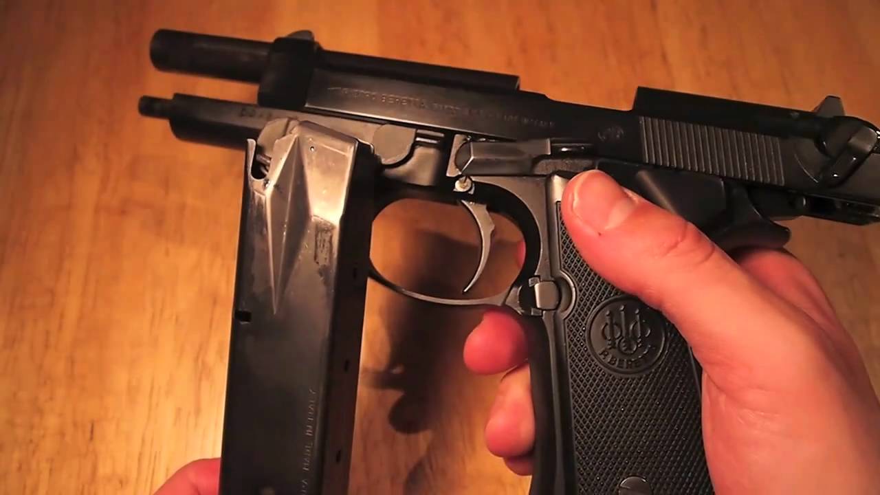 Beretta 92FS 9mm pistol Review and Recoil Shots
