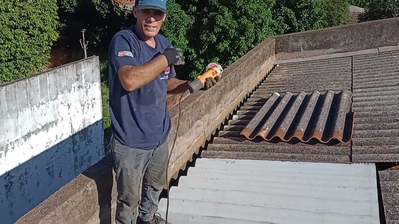 Como trocar telha fibrocimento quebrada no meio do telhado!