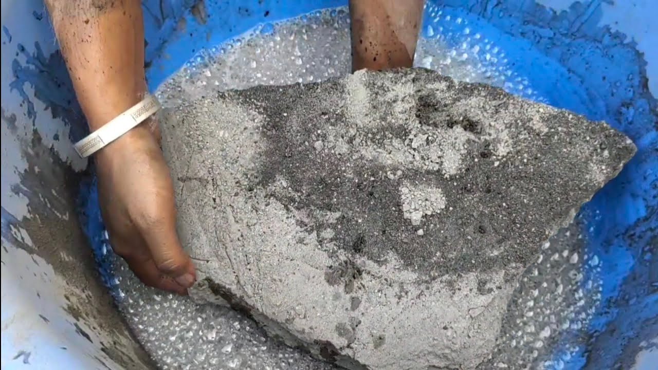 😋 Most crunchiest sound sand cement+ charcoal crumbling in lots of foamy water 💦 asasmr