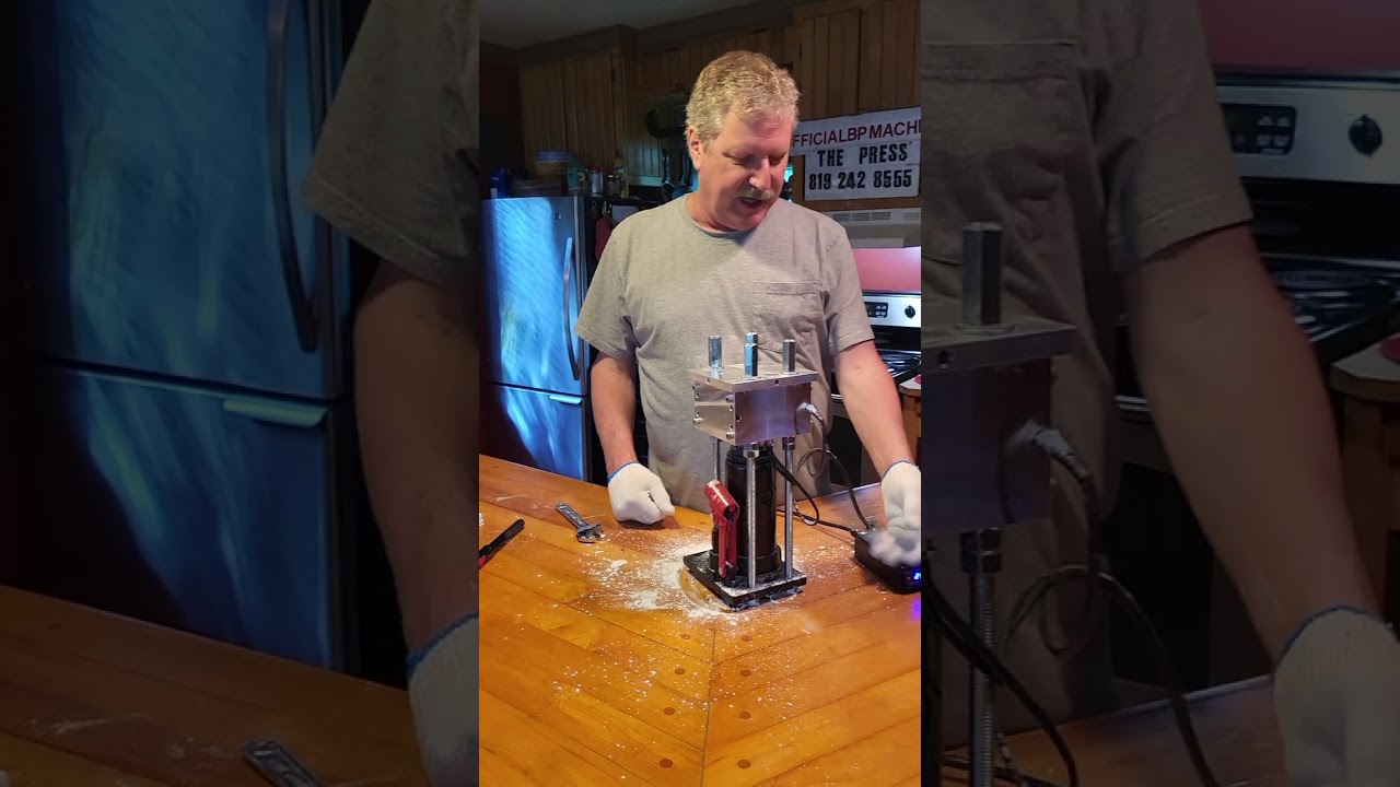 Cornstarch press producing brick within 15 minutes
