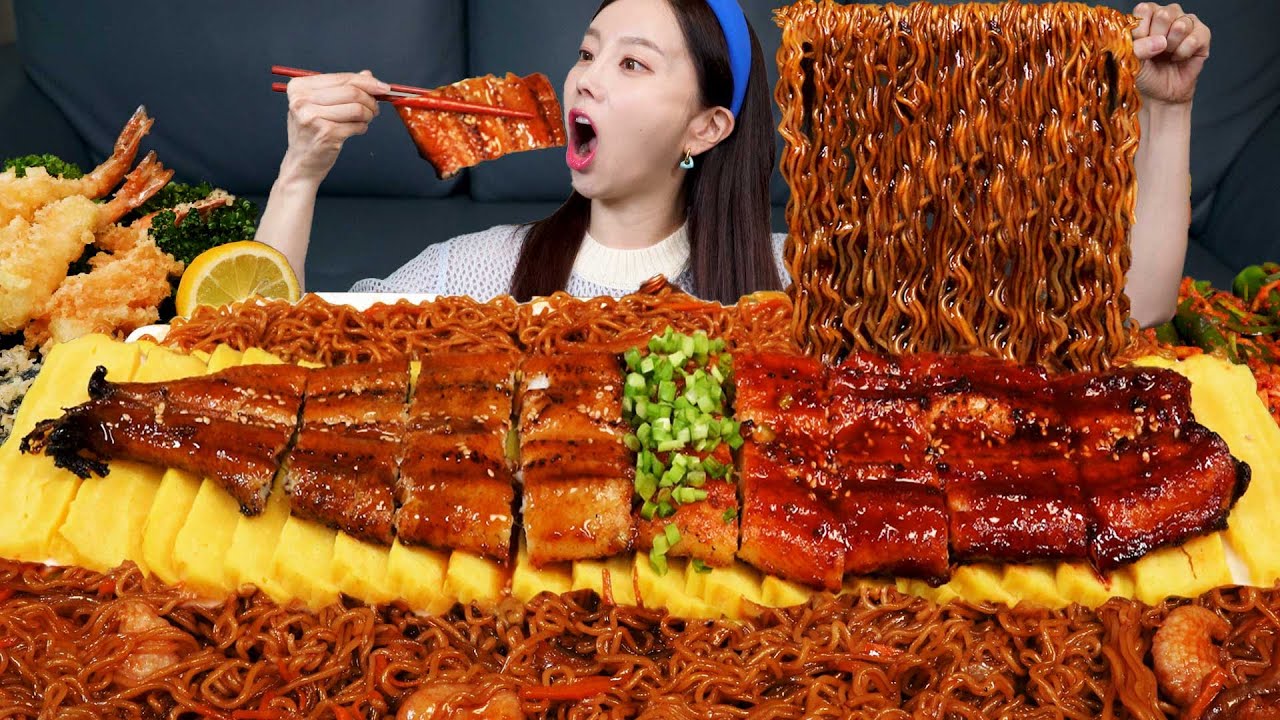 [Mukbang ASMR] Giant Grilled Eel & Fire Noodles Spicy Yakisoba Ramen Shrimp Seafood Recipe Ssoyoung