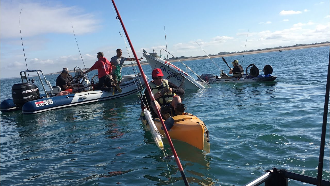 DU POISSONS , UN BATEAU QUI COULE ET HELICO DE LA MARINE (PLEIN D EMOTIONS CE JOUR)