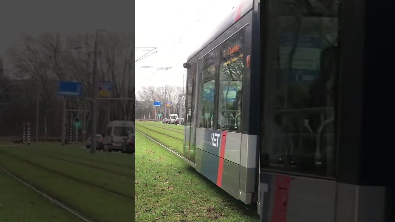 Rotterdamse Citadis RET 2032 bij Station Lombardijen