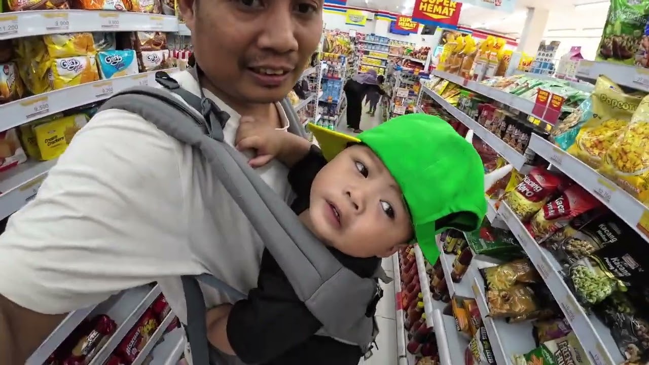 ADIK RIFKY MAU PULANG TAPI GAK JADI ABIS BELANJA KEBUTUHANYA MALAH TIDUR SAMPE SORE