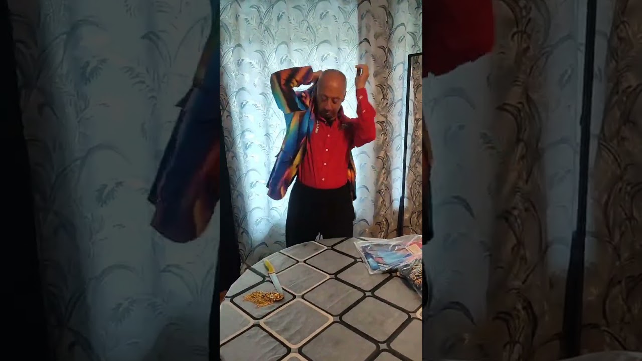 Распаковка новой уникальной посылки с супер оригинальными костюмами и погоном Генерала!