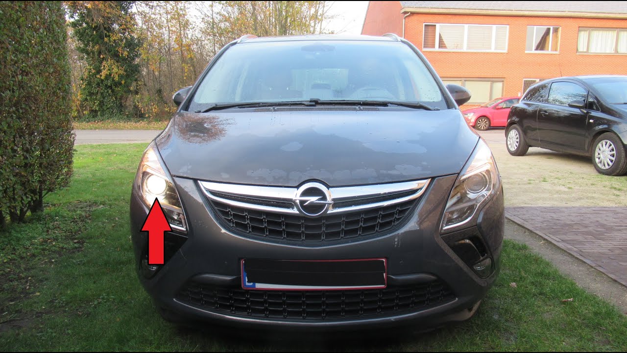 Replacing the front bulb HIR 2 9012 @ the left side : Zafira c P12
