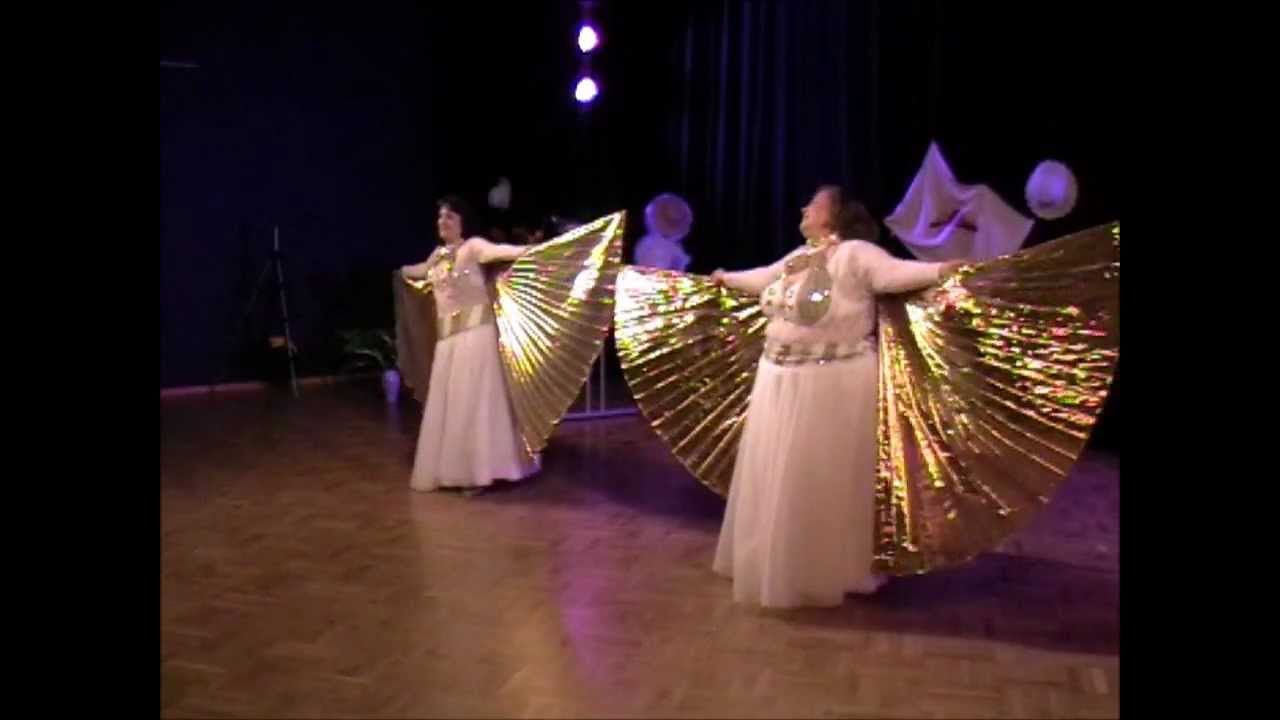 Seltsingu AZRA tantsijad