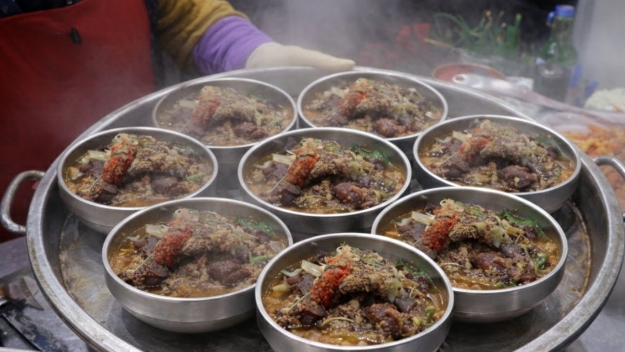 남는 거 안 따집니다! 퍼주기만 하는 무한리필 국밥 할머니 Korran street food