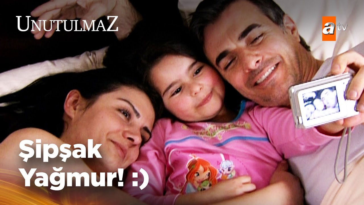 Yağmur anne babasının fotoğraflarını çekiyor! - Unutulmaz 77. Bölüm