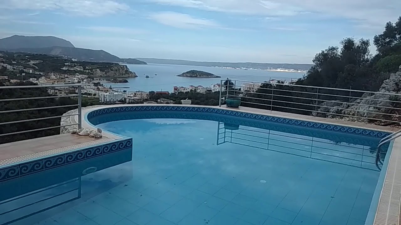 Villa for sale in Crete with amazing views. 1