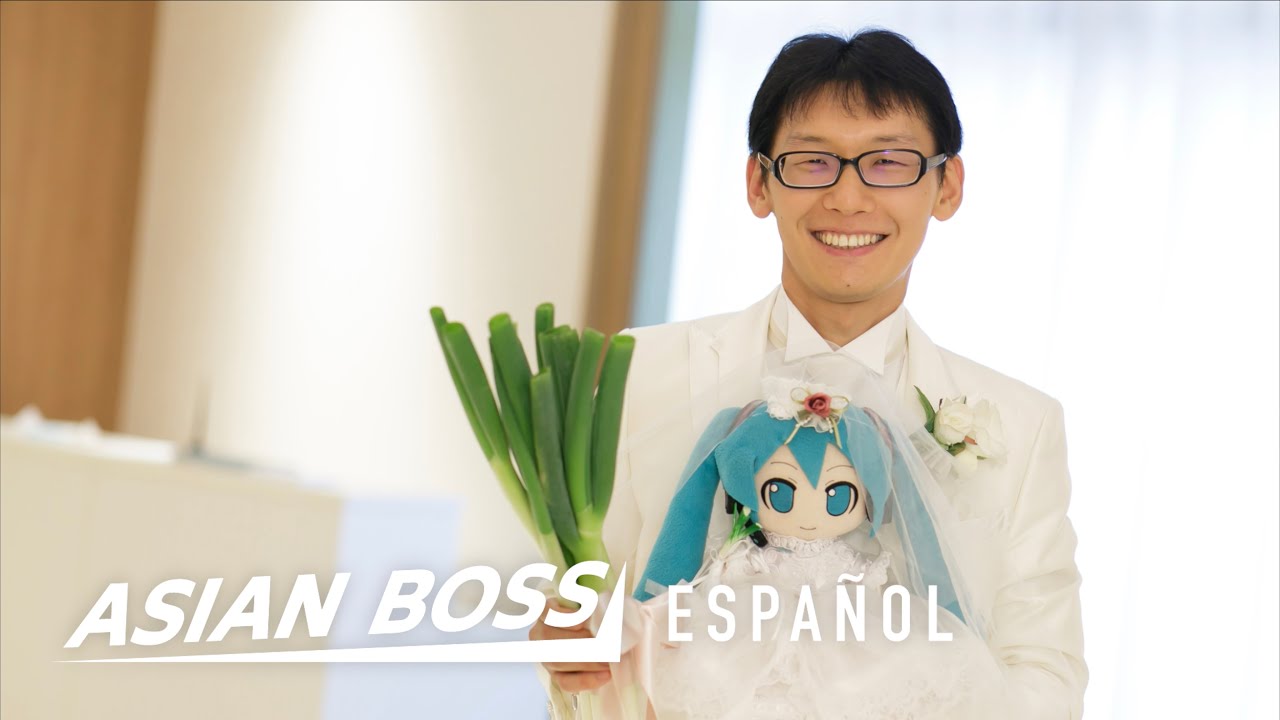 Este hombre se casó con un holograma | Asian Boss Español