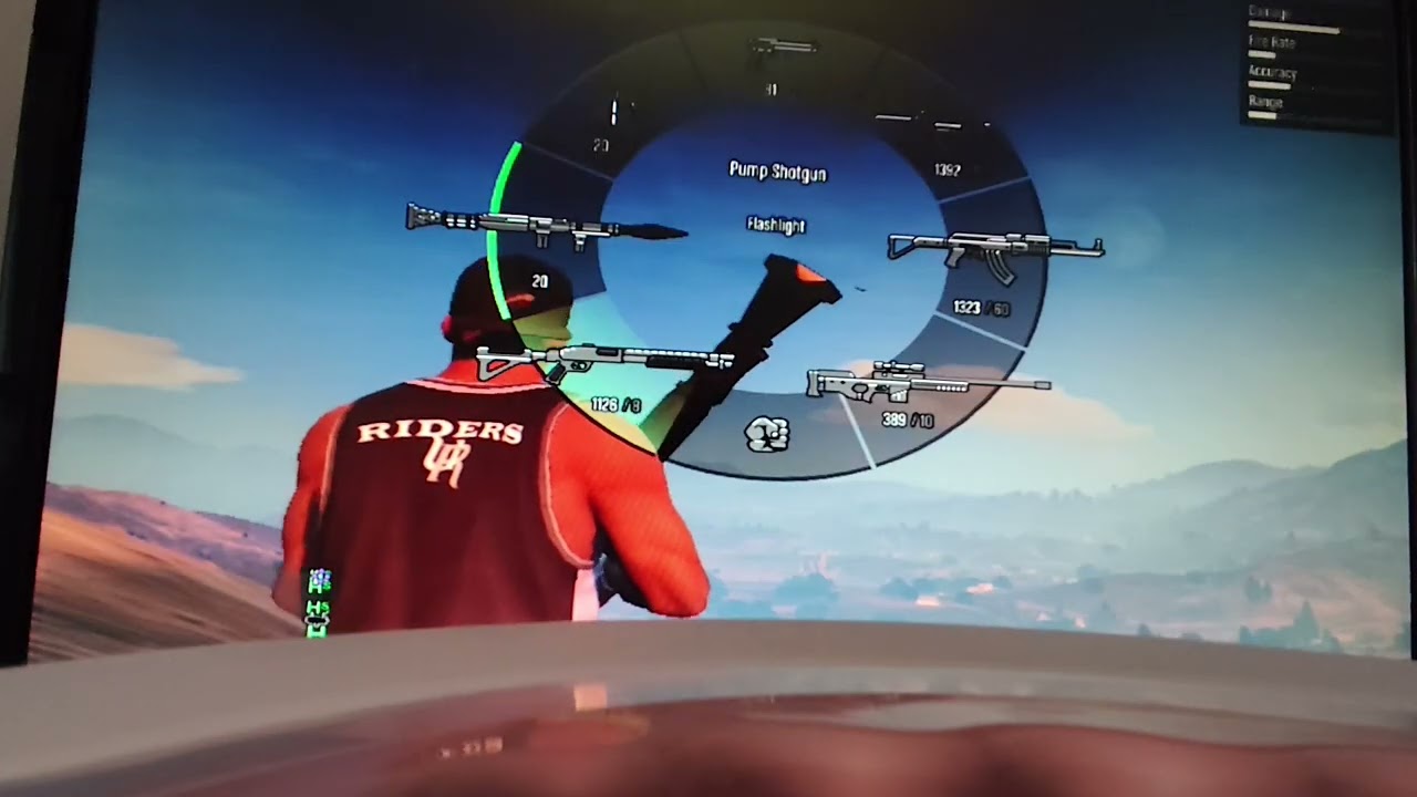 Merhaba arkadaşlar ben emir bugün sizlerle birlikte GTA V yani GTA 5  oynuycaz (serbest)
