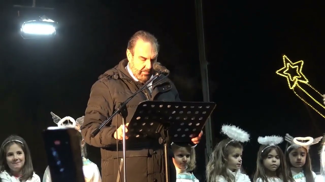 Το άναμμα του Χριστουγεννιάτικου δέντρου στη Φλώρινα