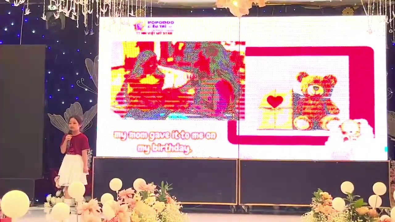 Presentation by: Luna class: MBG1 at PoPoDoo Diêu Trì- Christmas 2025 About: My favourite toy